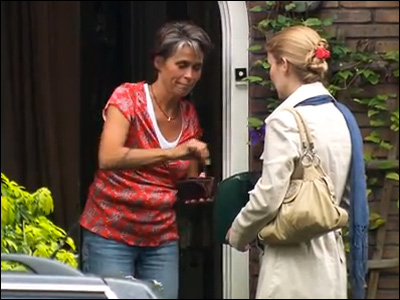 Elke gift is een heldendaad: collectant overvalt gulle gever