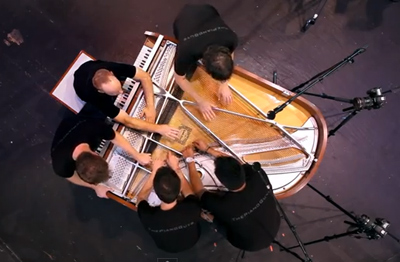 One Direction - What Makes You Beautiful (5 Piano Guys, 1 piano) 