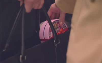 GODIVA | 2015 Surprise Messenger