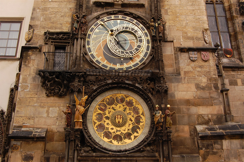Google プラハの天文時計誕生605周年記念ロゴに！