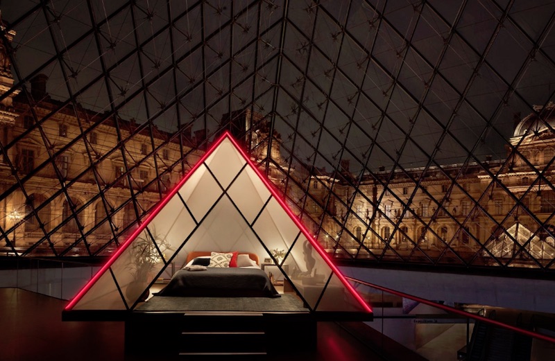 A night at the Louvre