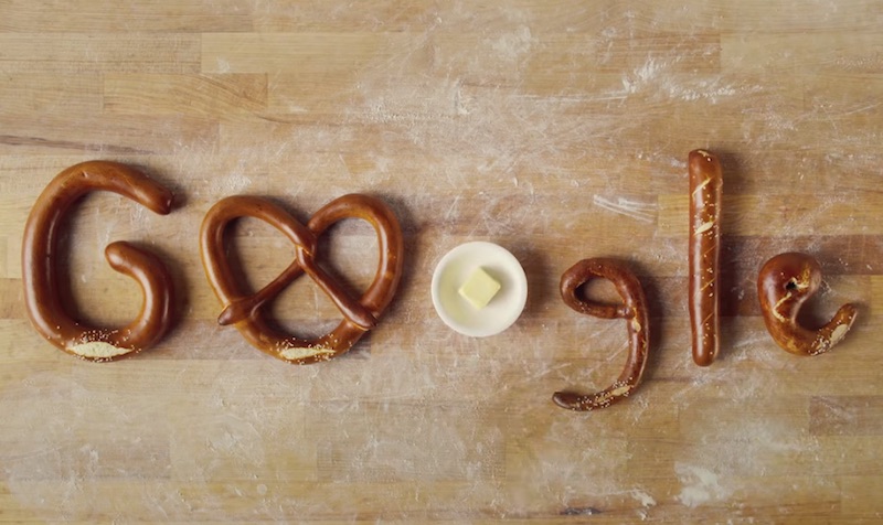 Google プレッツェルを称えるロゴに！