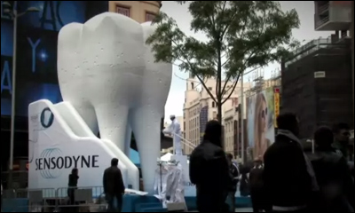 Sensodyne. El diente más grande del mundo