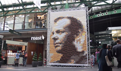 Artist creates giant portrait of Jack Bauer using London postcards