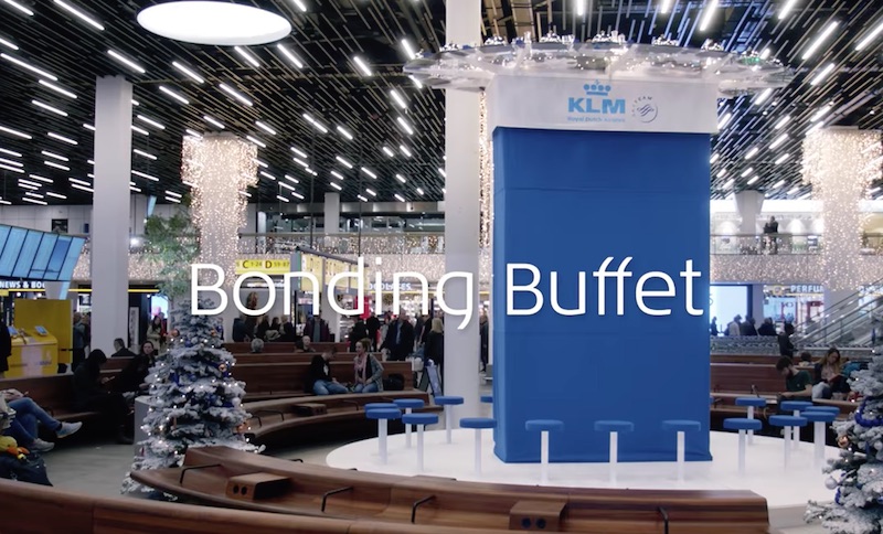 KLM serves a Bonding Christmas Buffet