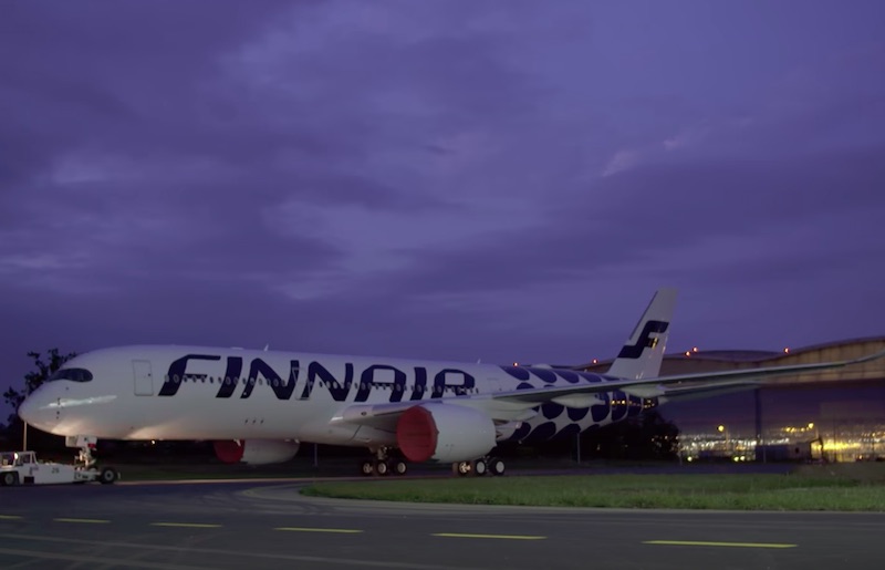 Timelapse of the special Finnair Airbus A350XWB Marimekko Kivet Livery